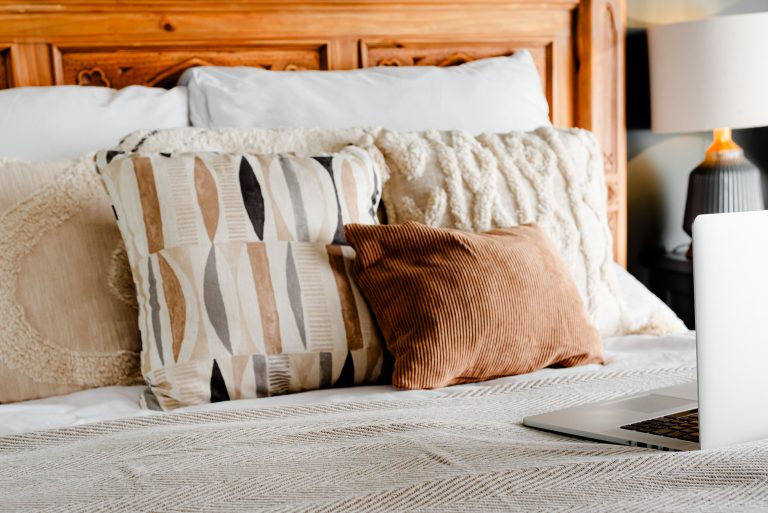 Morning and Evening Routines for Moms Who Crave Calm, Not Hustle